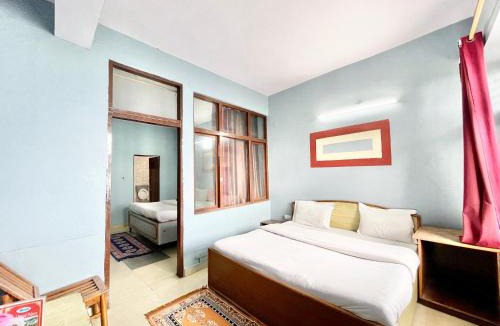 The Mall Road Hotel | HOTEL NAND PALACE ! MUSSOORIE होटल नंद पैलेस હોટેલ નંદ પેલેસ ஹோட்டல் நந்த் பேலஸ் near mall road hotel-with-mountain-view Spacious-Room-with-wi-fi-and-Parking-availability, best hotel in Mussoorie