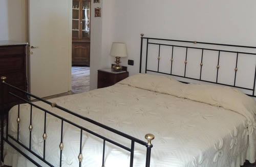 Sant'Elpidio a Mare House | House with terrace on the historic walls!
