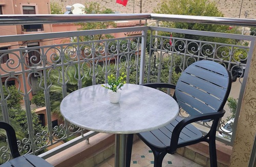 Camp El Ghoul Apartment | Ideal for families! in the center of Marrakech with private parking and WiFi