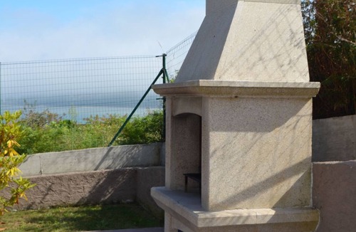 A Ribeira do Freixo House | in Outes mit Sonniger Terrasse und Meerblick by Interhome