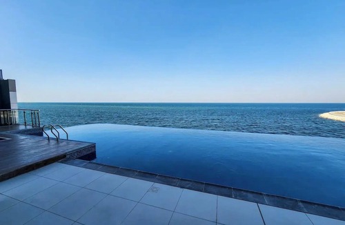 Sakhir House | "Island Bliss: Luxury Apartment"