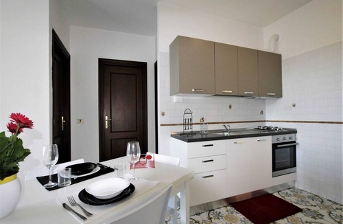 Villa Rosa Apartment | Villa Rosa Relaxing Retreat by the Sea