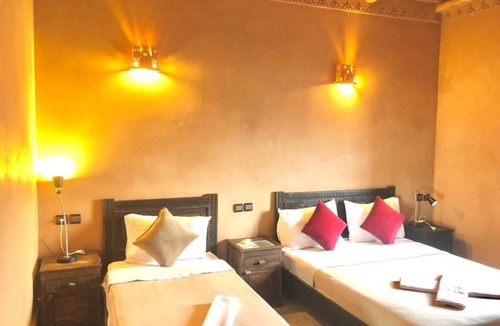 Nekob Bed & Breakfast | Kasbah Ennakb - Triple Room with City View 1