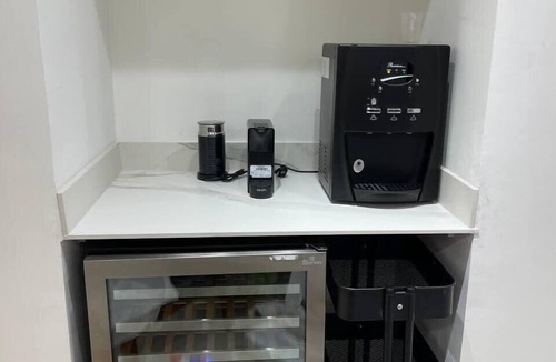 Jerusalem City Centre Apartment | King David Residence 3BDR - Isrentals