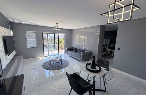 Century City Apartment | Knightsbridge Luxury Apartments Century City by Vvip Bookings
