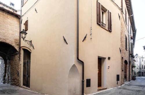 Guzman House | L'Angolo della Torre