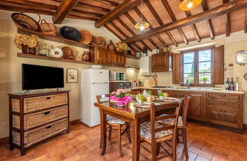 San Sano Apartment | 'La Casa Di Emma' Apartment with Wi-Fi and Air Conditioning