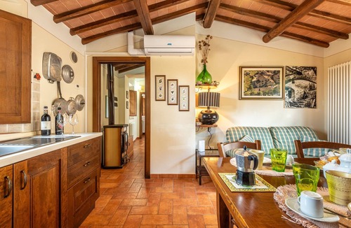 San Sano Apartment | 'La Casa Di Emma' Apartment with Wi-Fi and Air Conditioning