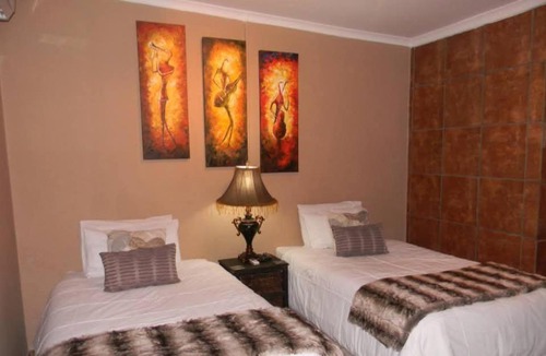 Tsantsabane Bed & Breakfast | La Postma House