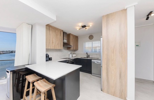 Lagoon Beach Apartment | Lagoon Beach Retreat | Ocean Views | Communal Pool