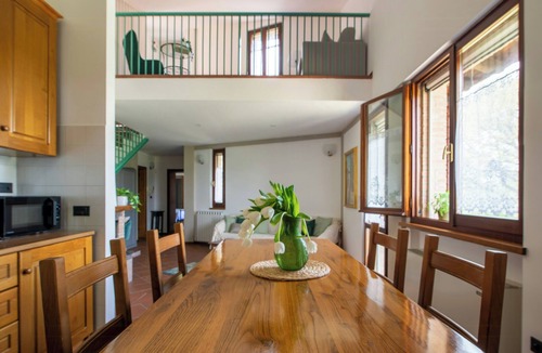 Monte del Lago House | Lake view villa in Umbria overlooking Trasimeno