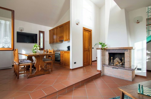 Monte del Lago House | Lake view villa in Umbria overlooking Trasimeno