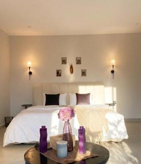 Medina Apartment | Large stylish studio in Medina Save 20new