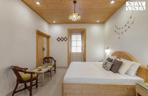 The Mall Road Villa | Lawrence Terrace at Mall Road by StayVista
