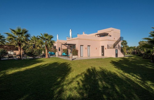 Oulad Hassoune Villa | LES IRIS villa with private heated pool, SPA & Tennis court (5 rooms/10 pax)