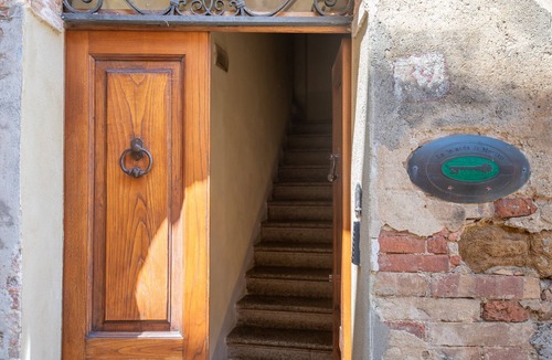 Montisi Apartment | Locanda di Montisi Grancia Room among the Hills of Montalcino