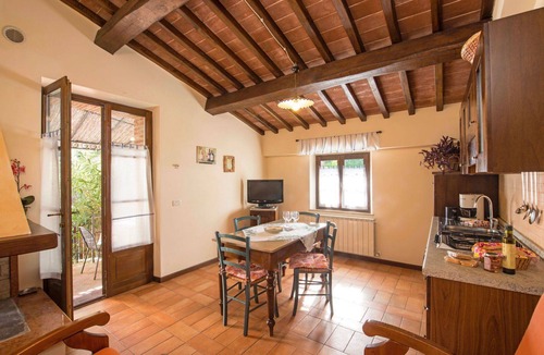 Po' Bandino Villa | Lovely apartment in villa for 4 people with A/C, WIFI, pool, TV and patio