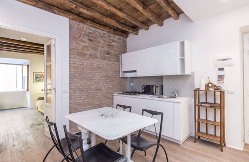 Monti Apartment | Lovely apartment for 4 guests with WIFI, A/C and TV