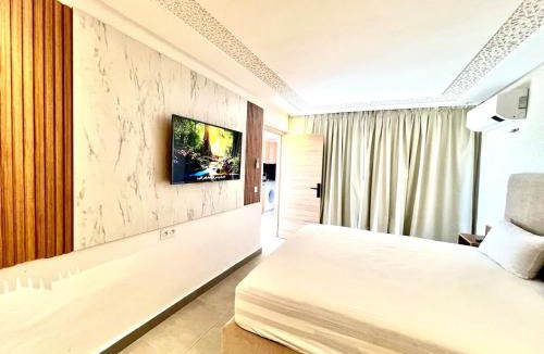 Lagouassem Apartment | Lovely studio 4th floor No Elevator