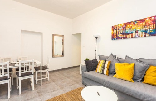 Kerem HaTeimanim Apartment | Lovley Apartment close to the beach and Carmel market