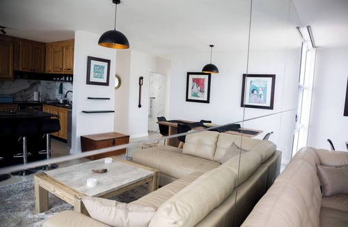 Strand Apartment | Luxurious 3-Bedroom Apartment with Ocean Views in Cape Town