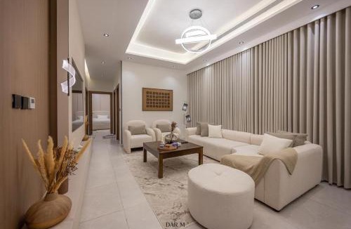 King Abdul Aziz Road Apartment | Luxury 2BR Residence & 75 TV King Abdulaziz Road