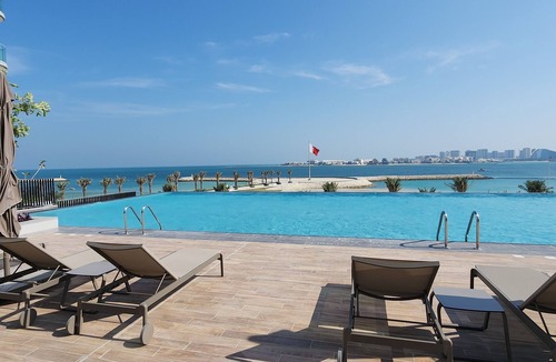 Muharraq Hotel | Luxury 5-Star Hotel Beachfront Resort. Walking ditance to Marassi Galleria Mall.