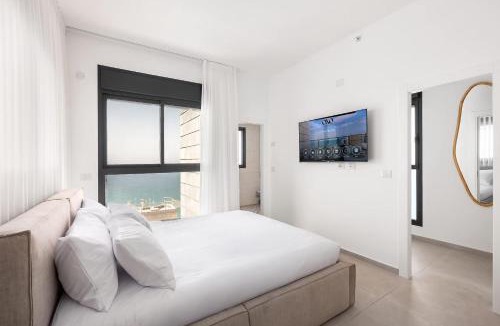 Bat Yam Apartment | Luxury 5BR Penthouse l Sea-View Balcony l Mamad