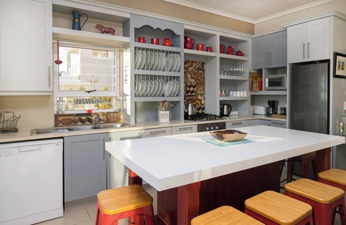 Simon's Town House | Luxury Coastal self-catering Living with Unforgettable False Bay Views.