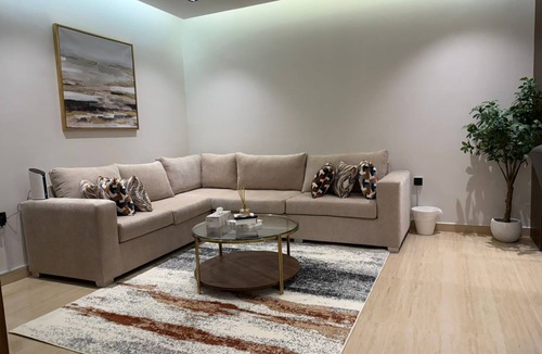 Riyadh Apartment | Luxury & Comfort in Prime Al-Qairawan Location! Modern Design, 5G Internet