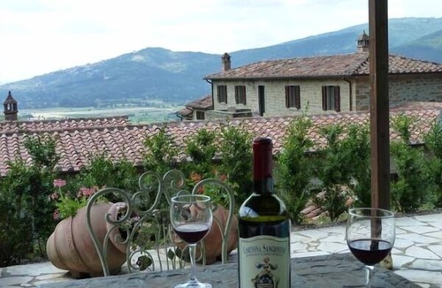 Montalla Villa | Luxury Cortona view hilltop Villa