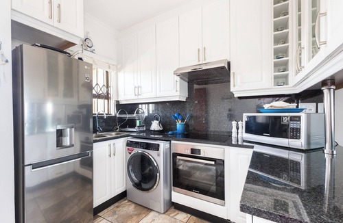 Winklespruit Apartment | Luxury Ocean View Escape Apartment in Kingsburgh with AC and Private Rooftop