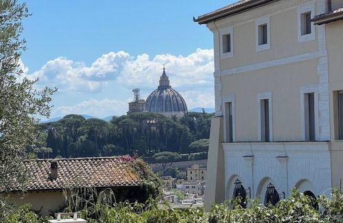 Trionfale Apartment | Luxury Tower with Private Pool and a View of the Vatican