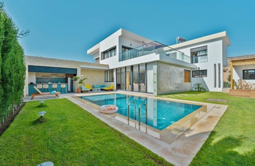 Tamraght Villa | Luxury Villa Taghazout bay Heated Pool & Spacious Garden