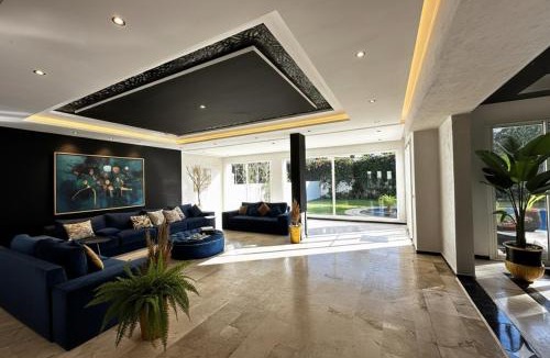 Rabat Villa | Luxury Villa with pool 6 min to Football Stadium CAF