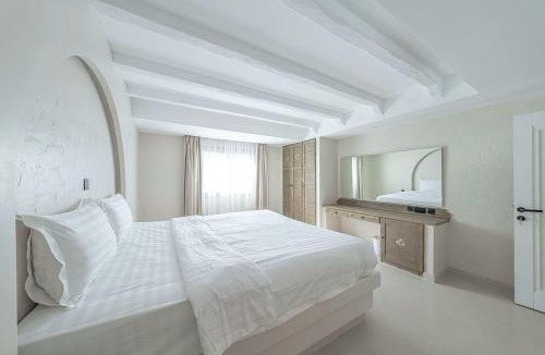 King Abdul Aziz Road Villa | Mabaat-Jasmine Greek Villa 4BR- 583 Villa 15