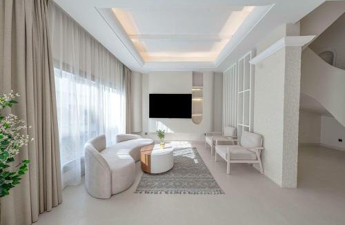 King Abdul Aziz Road Villa | Mabaat-Jasmine Greek Villa 4BR- 583 Villa 17