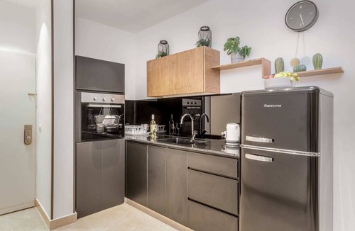 Nachlaot Apartment | Machane Yehuda 1 - One Bedroom Apartment, Sleeps 4