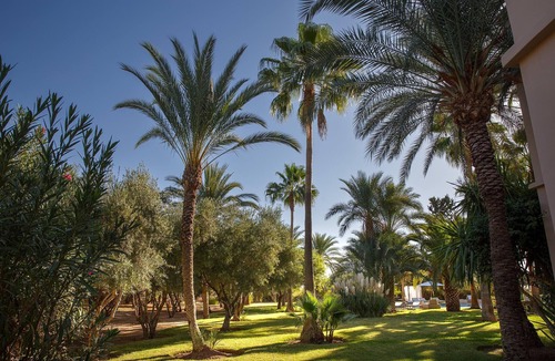 El Aggada Villa | MAGGY ROSE - Contemporary Elegance: 8 Bedrooms, Heated Pool, and Jacuzzi Bliss