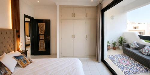 Restinga Smir Apartment | Magnifique appartement Bahia Smir pieds dans l eau Plage Al Amin 2 chambres, 2 salons