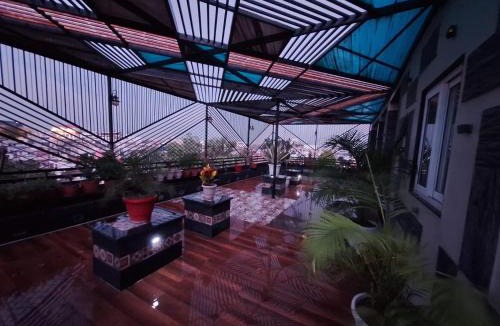Sigra Apartment | MAHARANI VILLA BENARAS - Garden View Apartment 2BHK Furnished Flat near Kashi Vishwanath Temple 2 KM