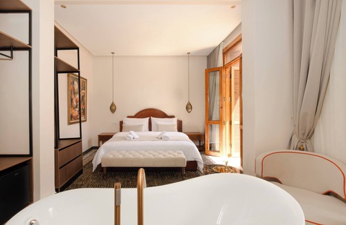 Arset El Bilk House | Maison Ziri — Royal Suite, Terrace & Bathtub
