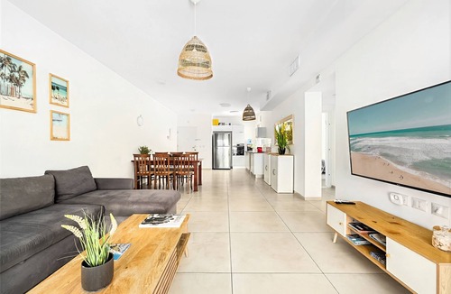 Netanya Apartment | Mamad Sea Breeze Netanya Retreat by Sea N' Rent