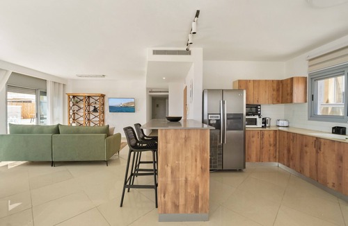 Eilat Apartment | MAMAD - Sea View Beach Penthouse by Sea N' Rent