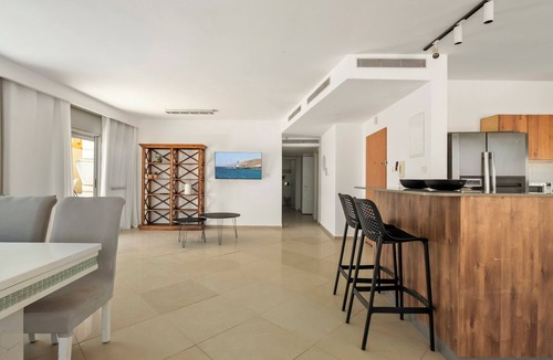 Eilat Apartment | Mamad Sea View Penthouse Near the Beach