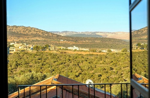 Vered Hagalil Apartment | MAMAD - Sunny Hilltop Hideaway by Sea N' Rent