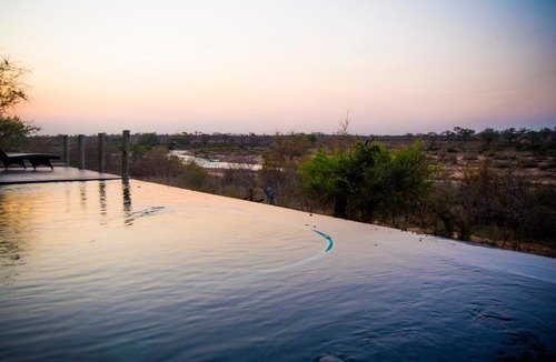 Buffelspruit Villa | MANZINI RIVER HOUSE - Mjejane Private Game Reserve, Greater Kruger National Park