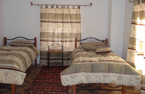 Tabant Cottage | Meeting with the people of the happy valley
