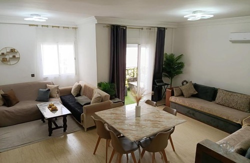 Al Bahraoyine Apartment | MIRABAIE Cosy Family - Toit Terrasse et Vue Piscine - sur les Collines Malabata - 8mn voiture Plage et Parc Aquatique - Parking privé