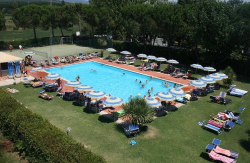 Badiaccia House | Mobile Home by Lake Trasimeno with Pool